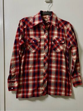 Vintage Cowgirl Red Plaid Button-Down Shirt with Front Pockets - Women